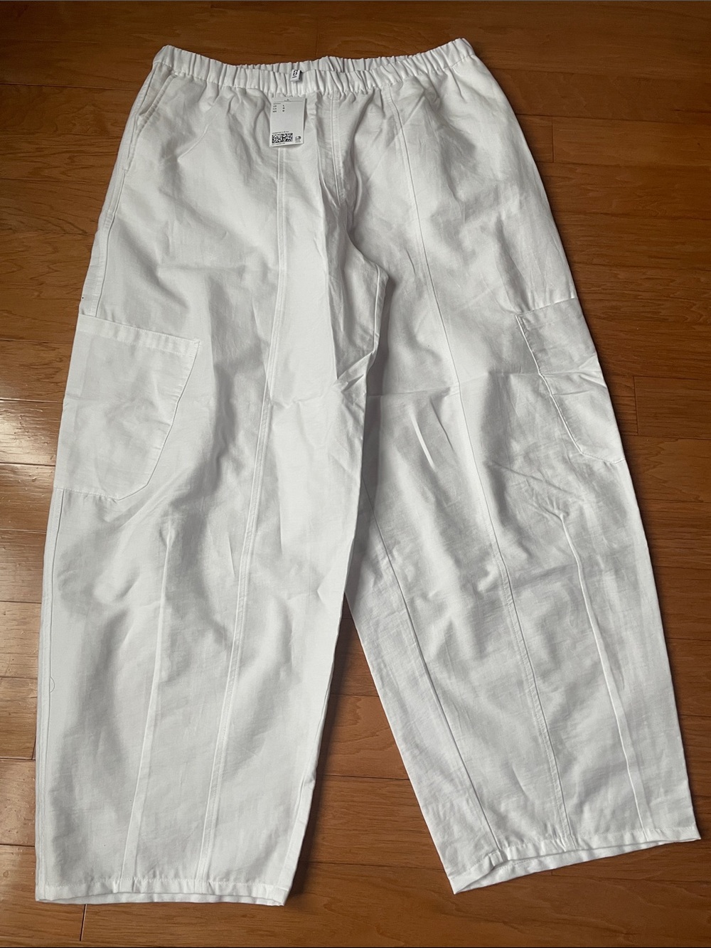 H&M Divided White Relaxed Fit Pants With Cargo Pockets L